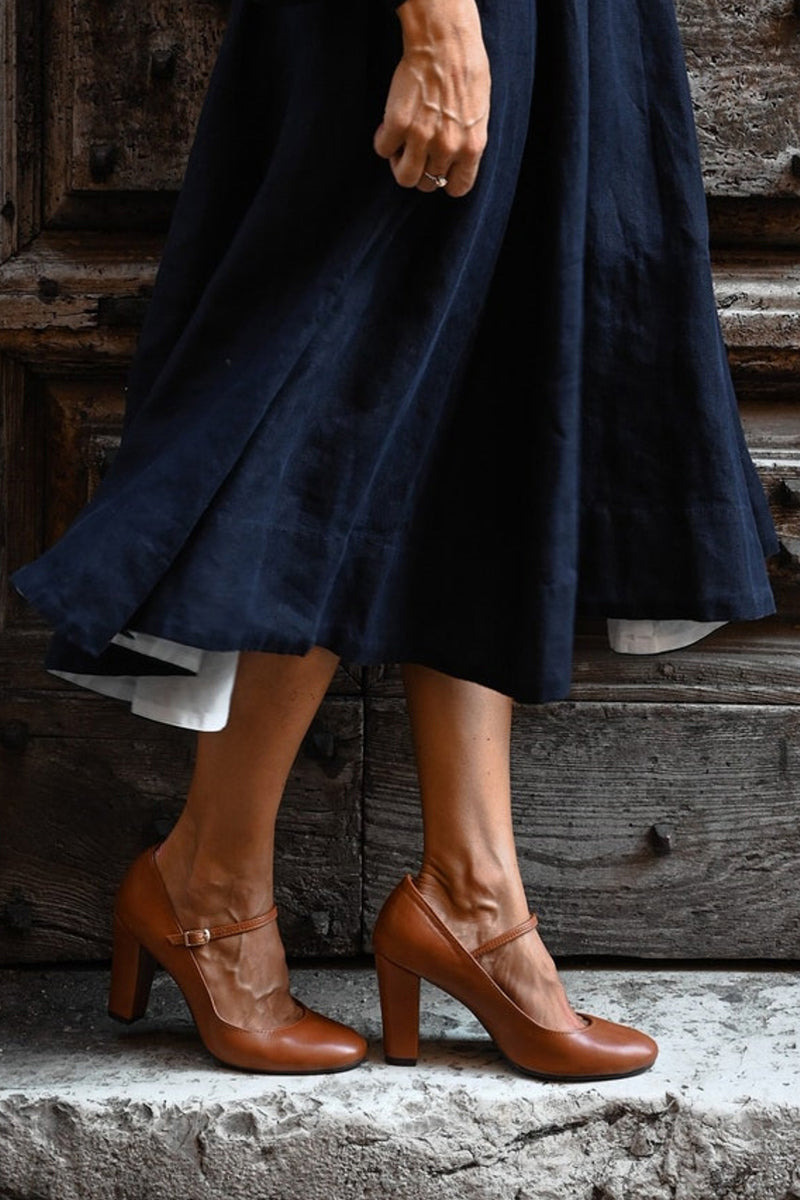 Bravina | Everyday strappy sandals on a small heel