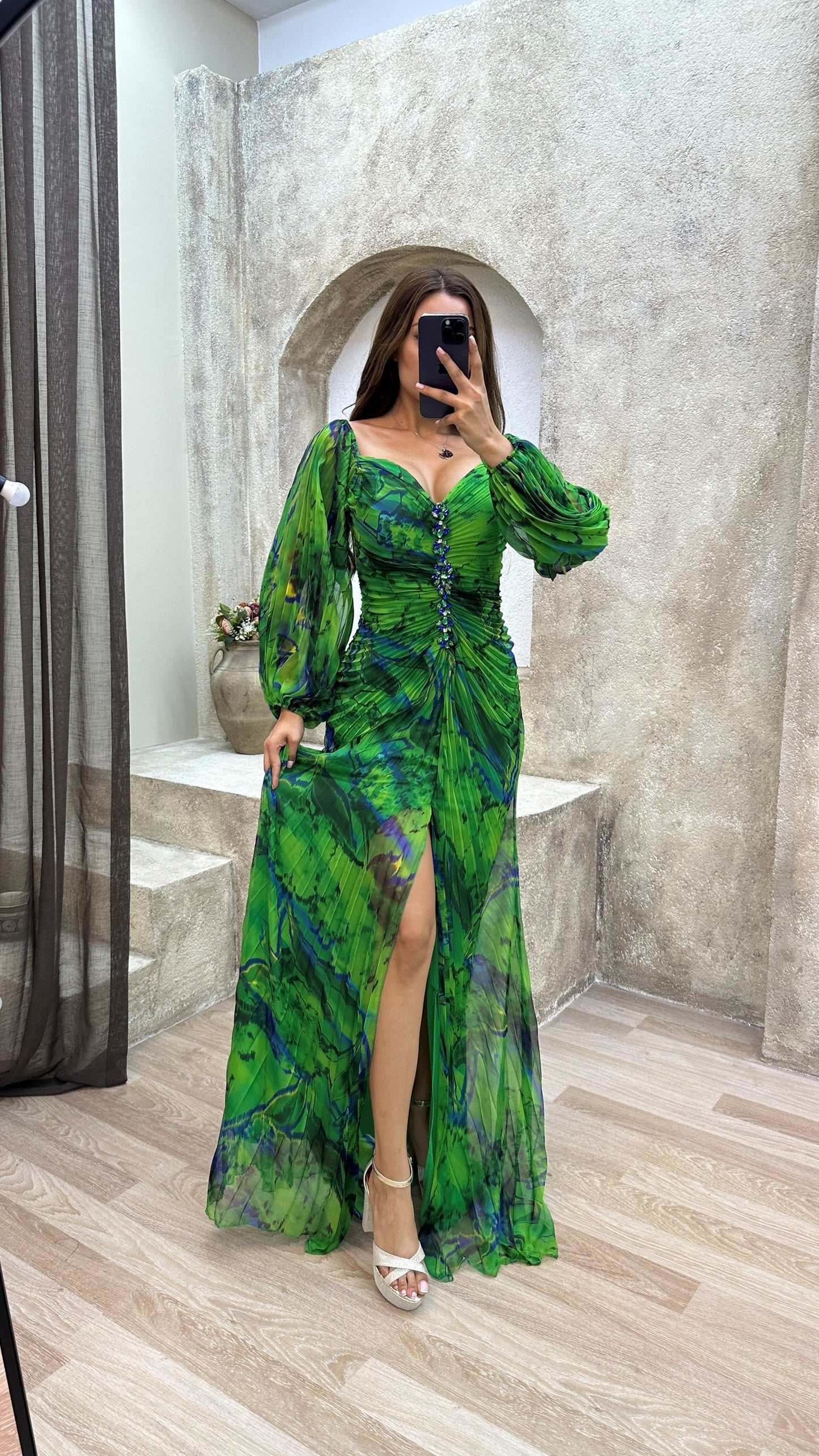 Gisselle | Elegant Dress with V-Neck