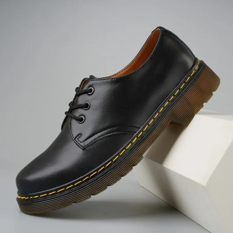 Martens | Elegant short shoes
